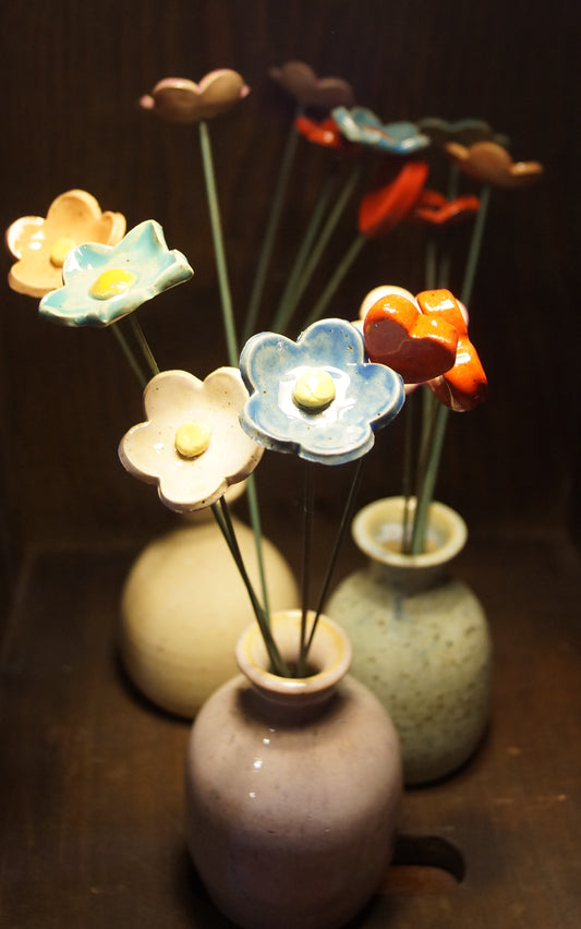 Bud vase with ceramic Flowers