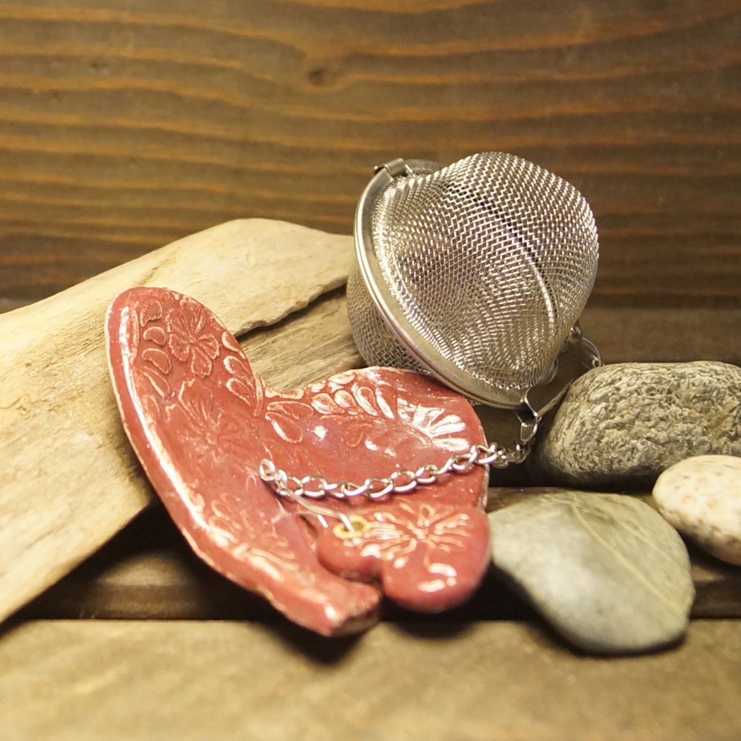 Valentine dish and heart tea diffuser