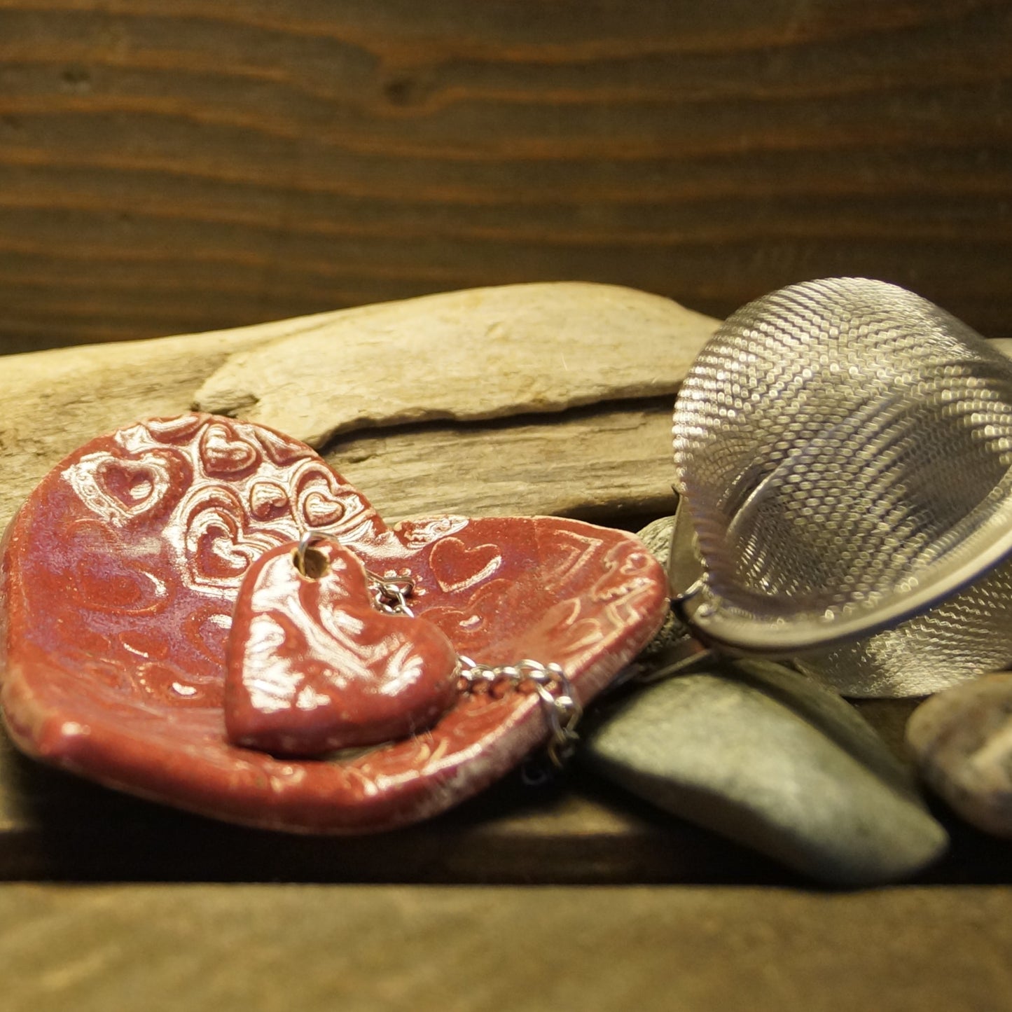 Valentine dish and heart tea diffuser